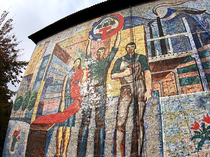 Those decaying mosaics portraying a paradise that never came felt somewhat poignant next to the crumbling streets.